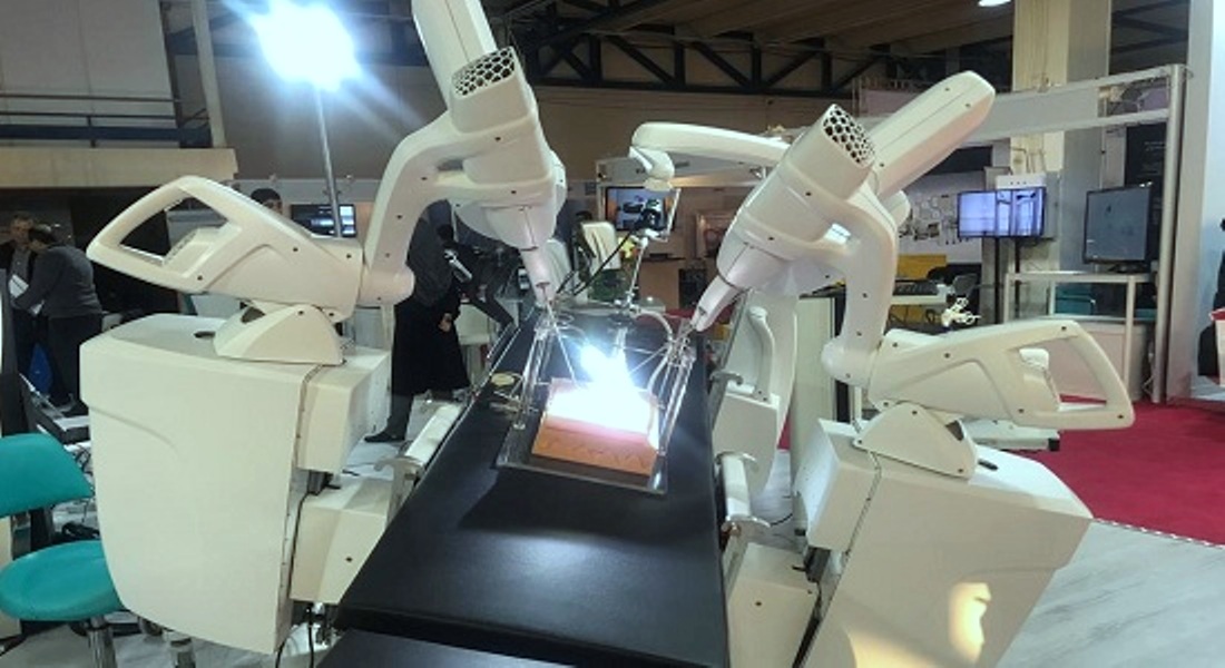 نخستین ربات جراح ایرانی در نمایشگاه ایران ساخت