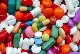  عضو کمیسیون بهداشت و درمان مجلس مطرح کرد؛ کمبود نقدینگی و تحریم دلیل افزایش قیمت دارو در کشور